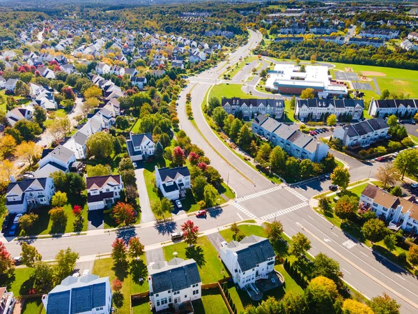 Höstpanorama Över Gatorna Moderna Enfamiljshus Över Och Medelklassen Amerikanska Fastigheter — Stockfoto