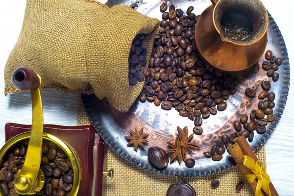 Black Roasted Coffee Beans Coffee Grinder Cezva Fresh Coffee View — Stock Photo, Image