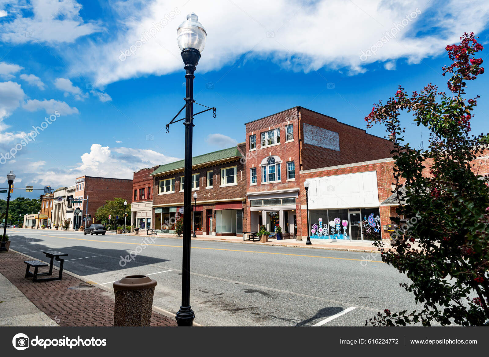 Maryland Usa 2022 Main Street Old American City Typical