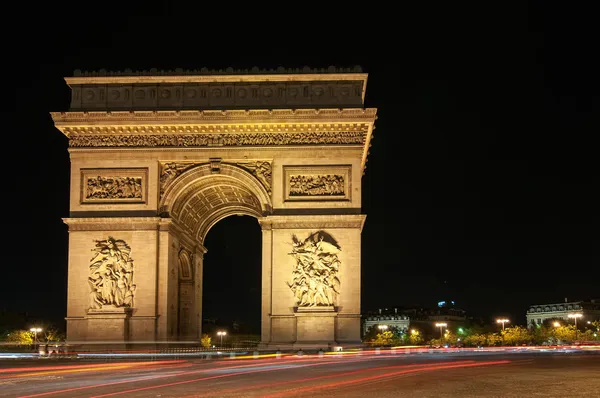 Памятники Парижа ночью — стоковое фото