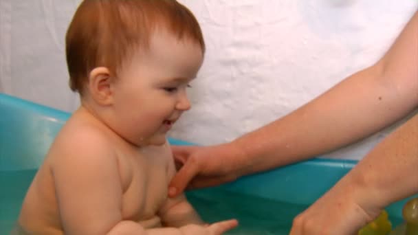 Heure du bain bébé — Video