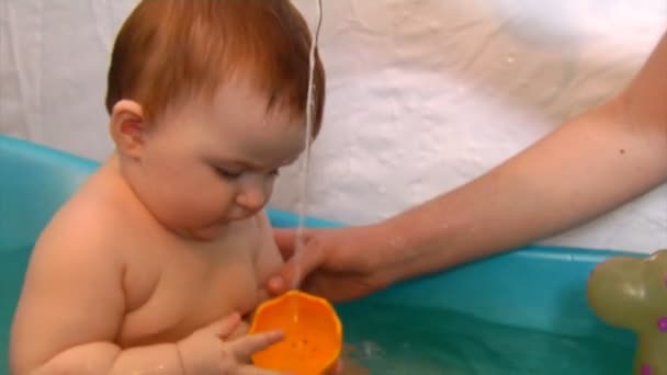 Heure du bain bébé — Video