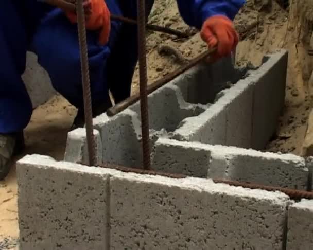 Fabrication de blocs de cendres — Video