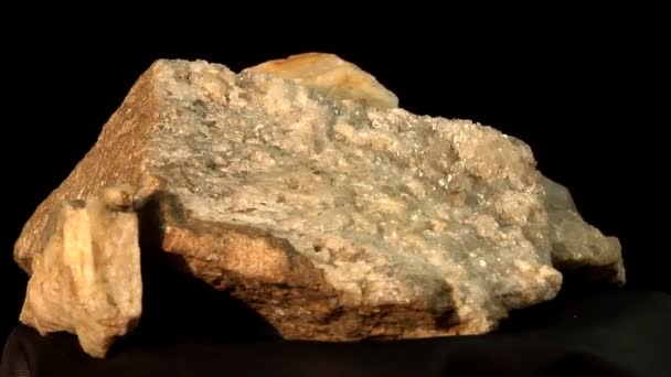 Cristaux de quartz et de tiff et basalte avec quartz — Video