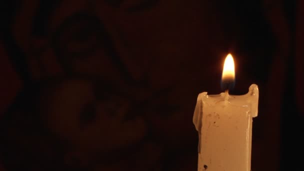 Свічка та Християнська православна ікона — стокове відео