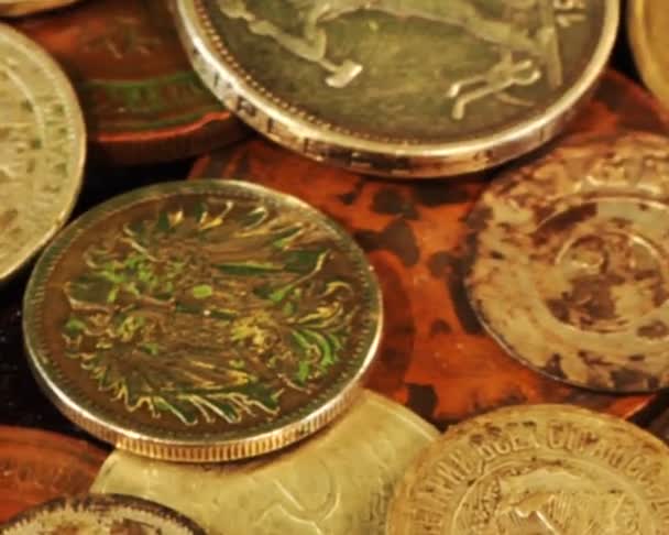 Bucle de monedas rotativas — Vídeo de stock