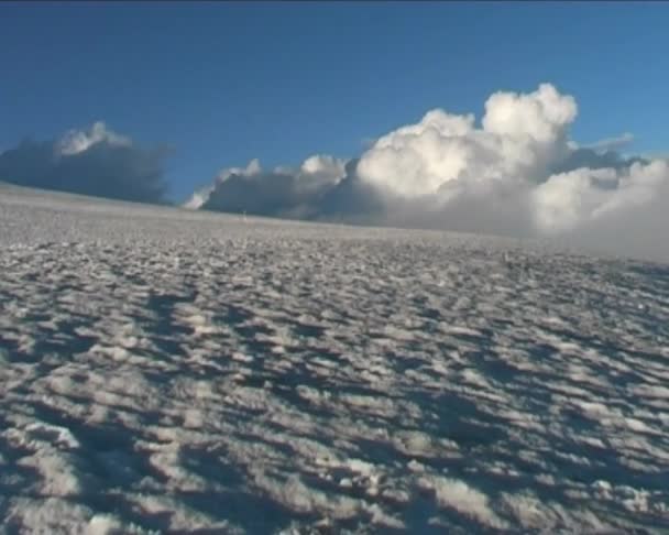 Berge im Nebel — Stockvideo