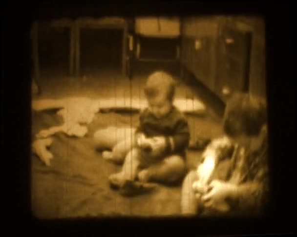 Old home movie — Stock Video