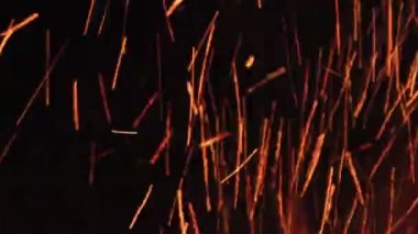 kıvılcım ateş altında