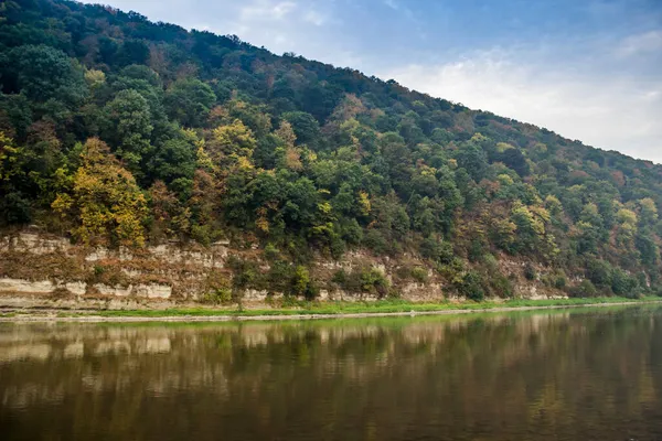 Dinyester nehri manzara, Milli Doğa Parkı Dinyester Kanyonu, Batı Ukrayna Ternopil bölge