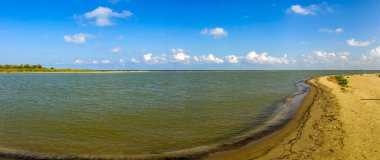 Ukrayna 'nın Odessa bölgesindeki Vilkove' de sıfır kilometre yakınlarındaki Tuna deltasındaki panoramik manzara