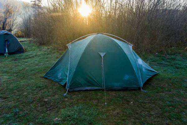 Uma Tenda Turística Prado Floresta Dos Cárpatos Skole Beskids National — Fotografia de Stock