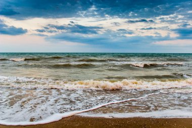Fırtınalı havada Azov Denizi manzarası, Azov Denizi, Ukrayna