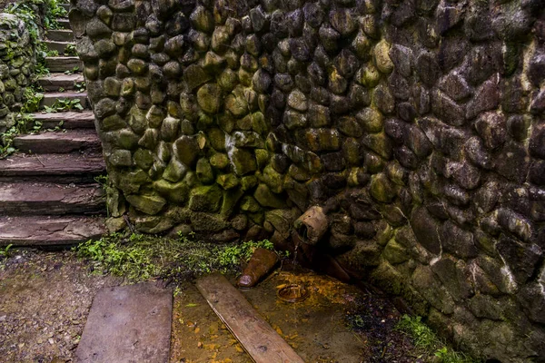 Mineral Healing Water Ferrous Type Flows Pipe Carpathian Shidnitca Lviv — Fotografia de Stock