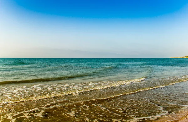 Azov Denizi 'nin parlak güneşli bir günde manzarası, Azov Denizi, Ukrayna