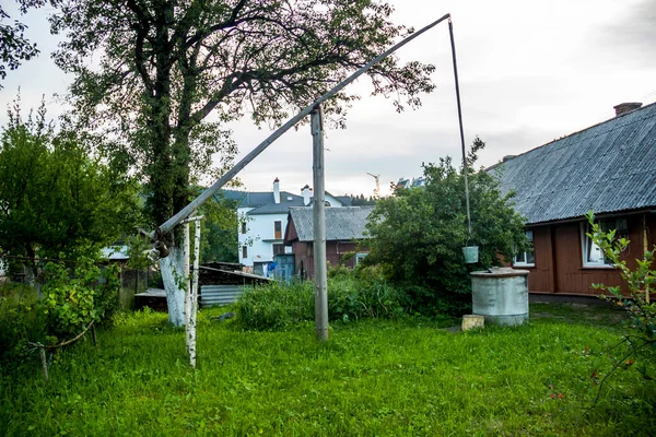 Old Well Crane Rural Yard Ukrainian Village Lviv Regin Ukraine — Stock Photo, Image