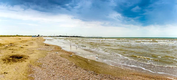 Paisagem Mar Tempo Tempestuoso Moinhos Vento Fazenda Fundo Mar Azov — Fotografia de Stock