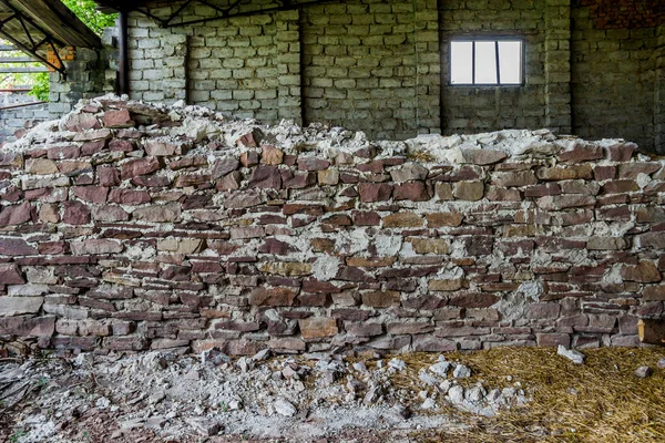 Close Damaged Stone Wall Big Brick Barn Ukrainian Village — 图库照片