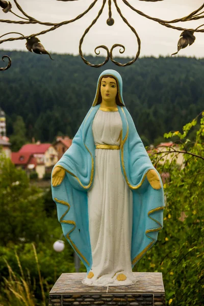 Statue Der Jungfrau Maria Der Nähe Der Autokephalen Orthodoxen Kirche — Stockfoto