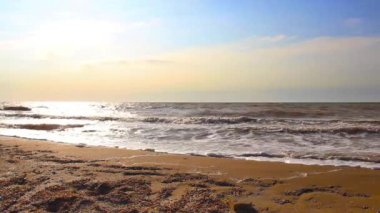 Fırtınalı havada deniz manzarası, Azov denizi, Ukrayna