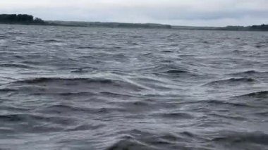 Shatskyi Lakes grubunun Peremut Gölü manzarası, Shatsk Ulusal Doğal Parkı, Batı Ukrayna 'nın Volyn bölgesi