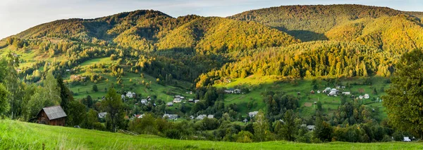 Paesaggio Rurale Montagne Carpatiche Parco Nazionale Hutsulshchyna Regione Ivano Frankivsk — Foto Stock