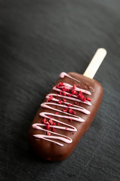 Cheesecake Mousse Dessert Freeze Dried Raspberries Form Popsicle Ice Cream — Stock Photo, Image