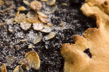 berry meyve ile ev yapımı tart