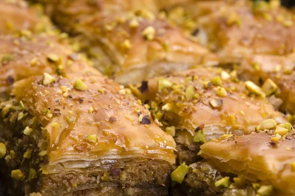 Baklava. Tradicional Oriente Medio dulce desierto aislado en el wh —  Fotos de Stock