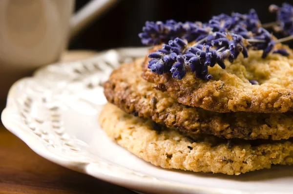 Soubory cookie ručně levandule — Stock fotografie