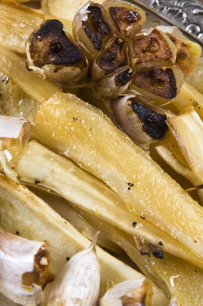 Gegrilde peterselie en knoflook in honingsaus — Stockfoto