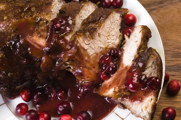 Delicious Scrambled Grilled meat with cranberry sauce — Stock Photo, Image