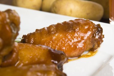 Ballı tavuk kızartma