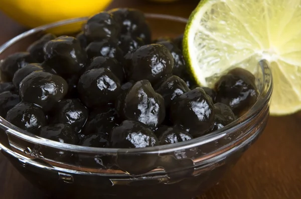 Tapioca pearls with lime. white bubble tea ingredients — Stock Photo, Image