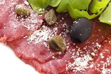 Dana carpaccio ile rucola ve parmesan