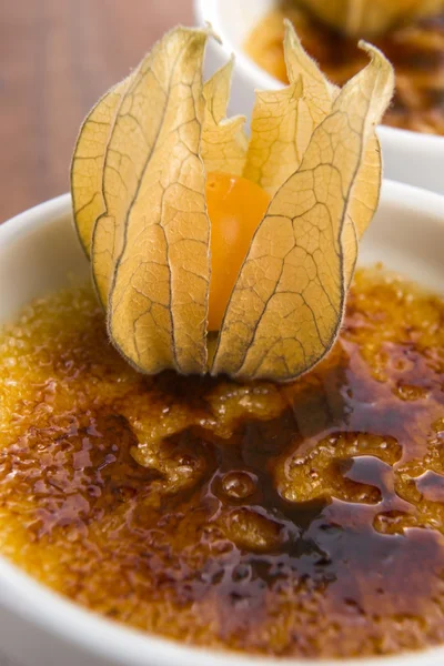 Французский десерт - кремовый брюле, обгорелый крем — стоковое фото