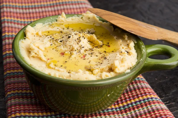 A bowl of creamy hummus — Stock Photo, Image