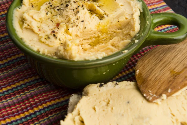 A bowl of creamy hummus — Stock Photo, Image