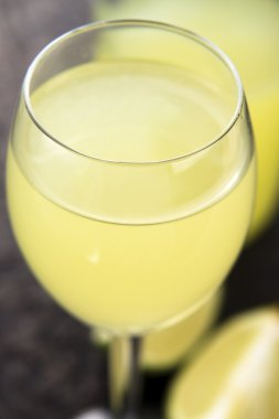 Limoncello limon likörü