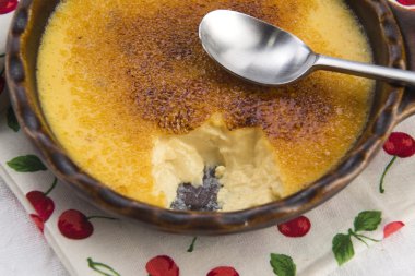 Fransız tatlısı- krema, yanmış krema.