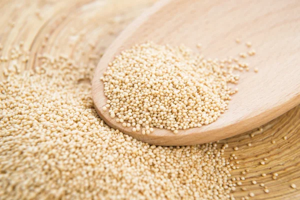 Healthy amaranth grain — Stock Photo, Image