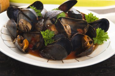 Domates soslu midyeler 