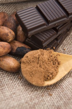 Çikolatalı kakao (kakao) fasulyesi.