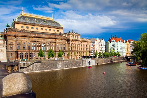 Teatru Narodowego w Pradze — Zdjęcie stockowe