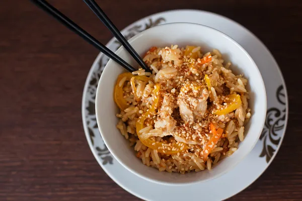 Arroz con pollo y verduras — Foto de Stock