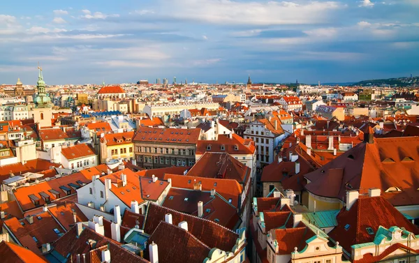 Czerwone dachy Pragi — Zdjęcie stockowe