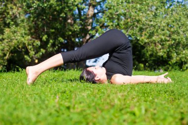 Halasana - pulluk poz