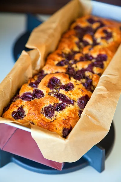 Tarte aux cerises aux miettes de chocolat — Photo