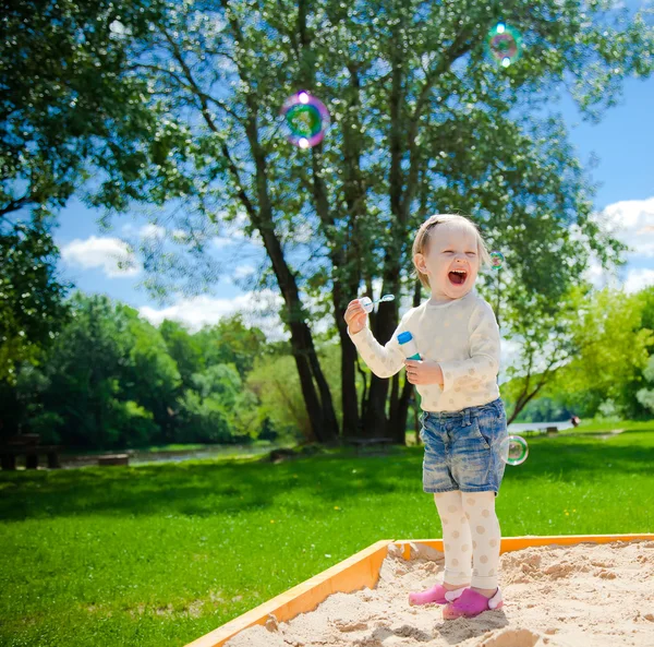 Girl With Soap Bubbles — Stock Photo, Image