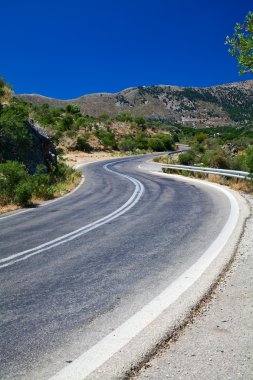 dağlara giden yol